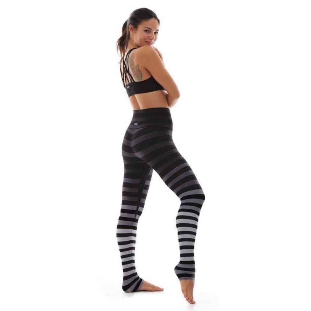 K-Deer Full Length Leggings in Jody Stripe High Waisted Rise Black Gray Ombré M - Picture 10 of 12
